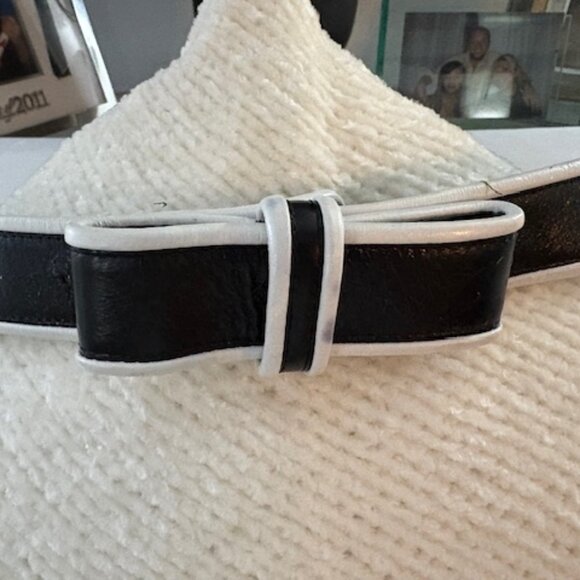 Black and white Bow leather belt. - Picture 1 of 3